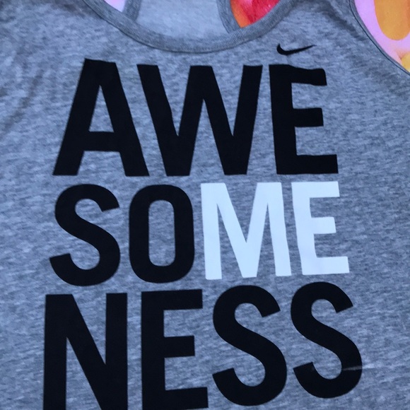 🤩Nike Awesomeness tank top Medium 😎 - Picture 3 of 4